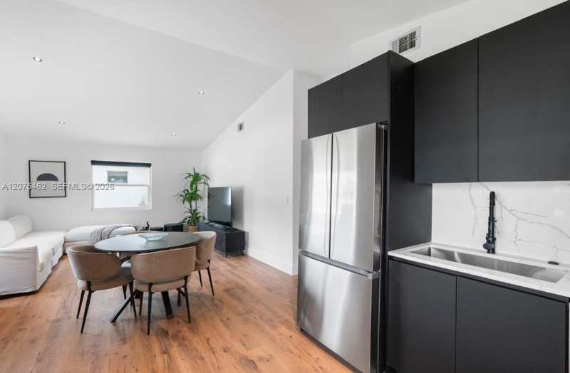 309 SE 3rd Ave # 309, Hallandale Beach FL 33009