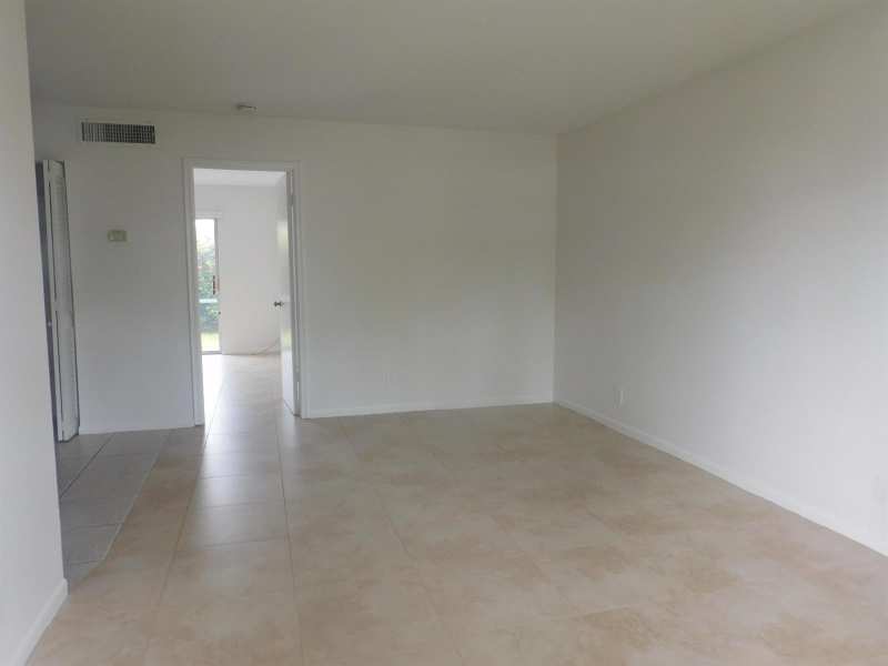640 SE 2nd Avenue # 103, Boynton Beach FL 33435
