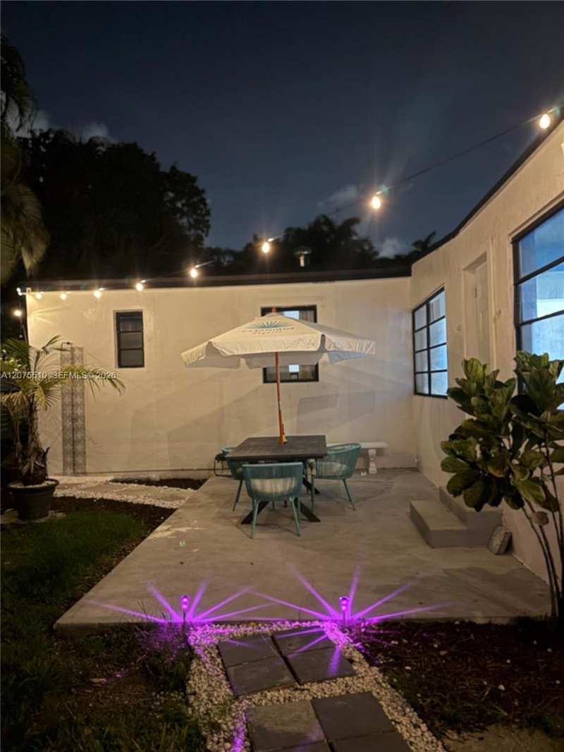 119 NW 85 ST, Miami FL 33150