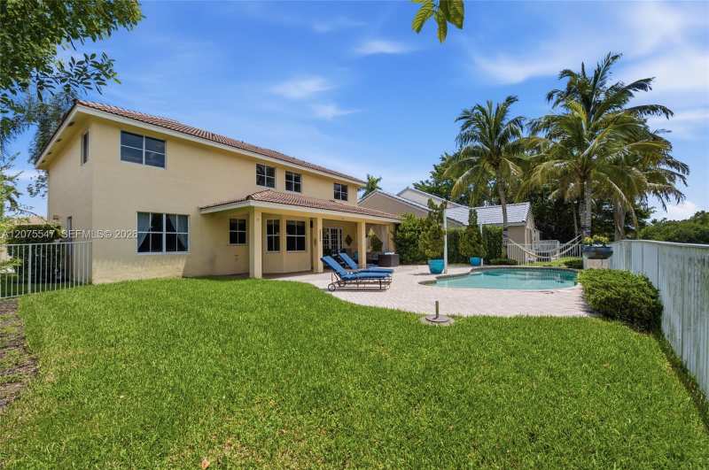 861 Crestview Cir, Weston FL 33327