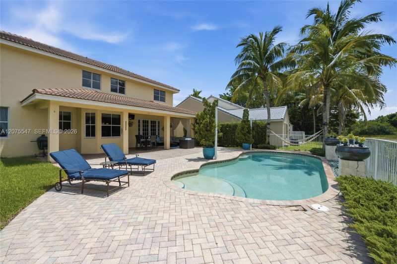 861 Crestview Cir, Weston FL 33327