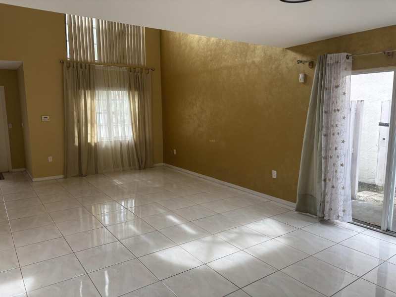 56 GABLES Boulevard, Weston FL 33326