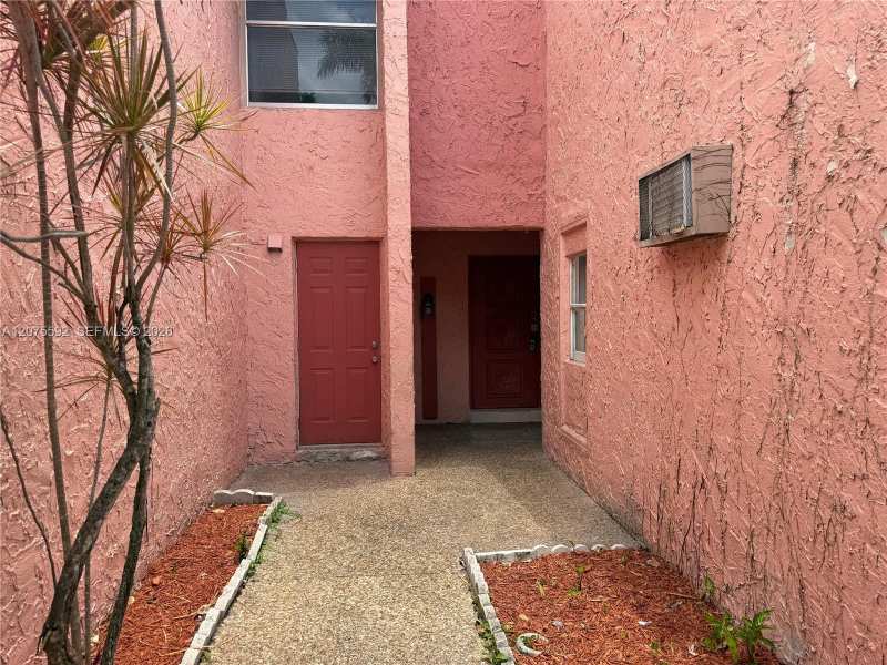 5728 NW 16th St # 24, Lauderhill FL 33313