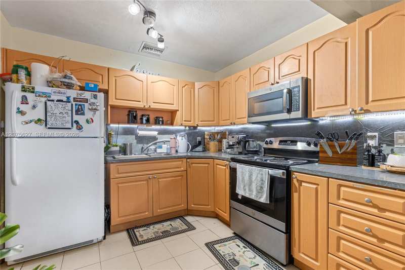 755 Harem Ave, Opa-Locka FL 33054
