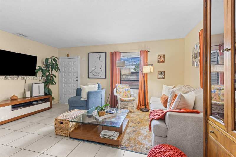 755 Harem Ave, Opa-Locka FL 33054