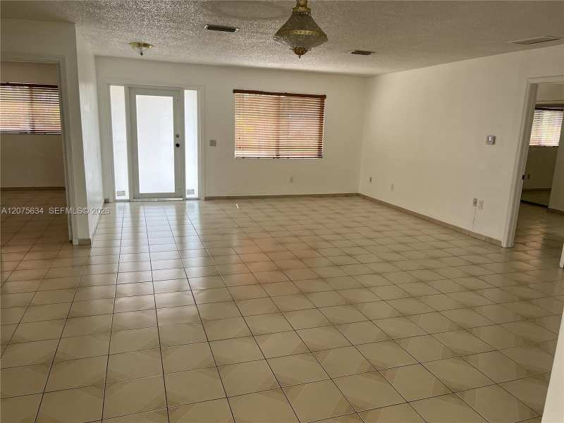 18105 NW 81st Ct, Hialeah FL 33015