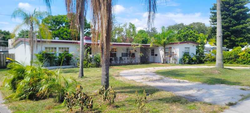 213 SW 3RD Place, Dania Beach FL 33004