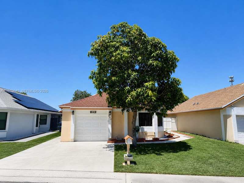 840 W Palm Run Dr, North Lauderdale FL 33068