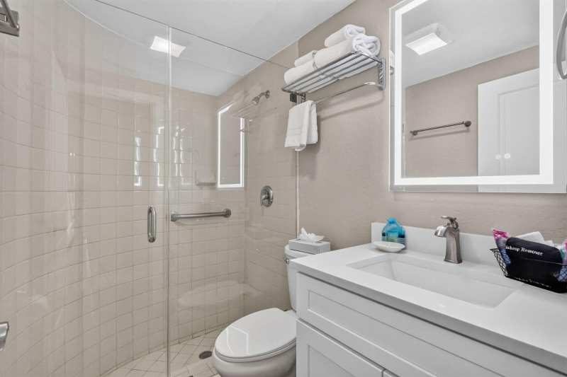 2301 S OCEAN Boulevard # B, Boca Raton FL 33432