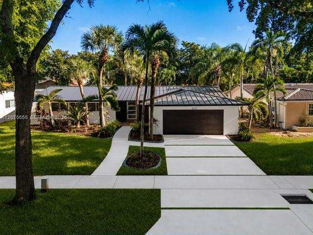 6931 Loch Ness Dr, Miami Lakes FL 33014