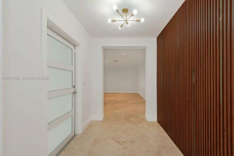 6931 Loch Ness Dr, Miami Lakes FL 33014
