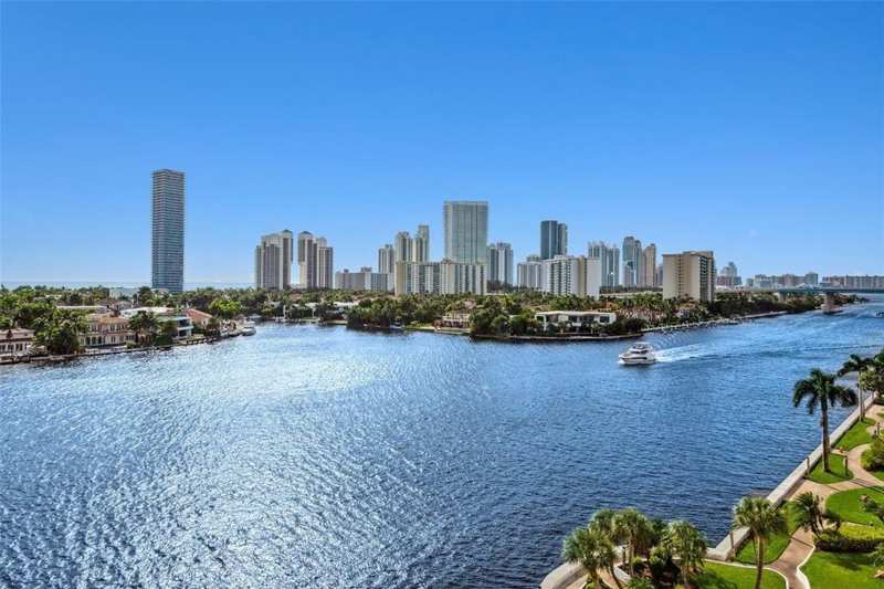 19707 Turnberry Way # 9J, Aventura FL 33180