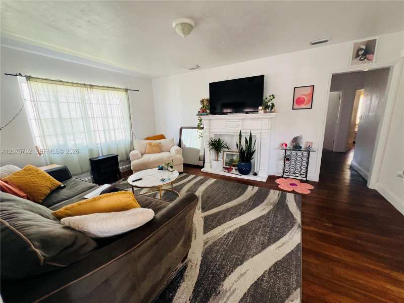 3072 SW 16th St # 3, Miami FL 33145
