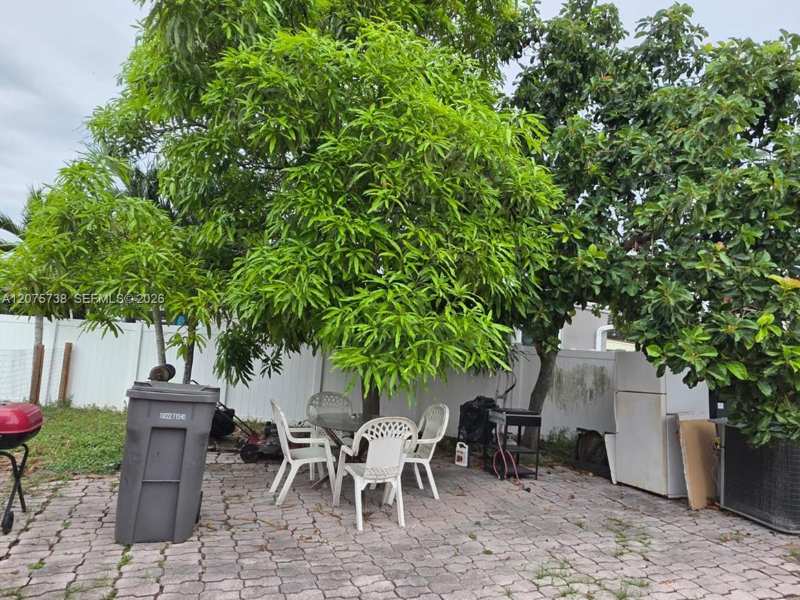 4570 SW 39th St, West Park FL 33023