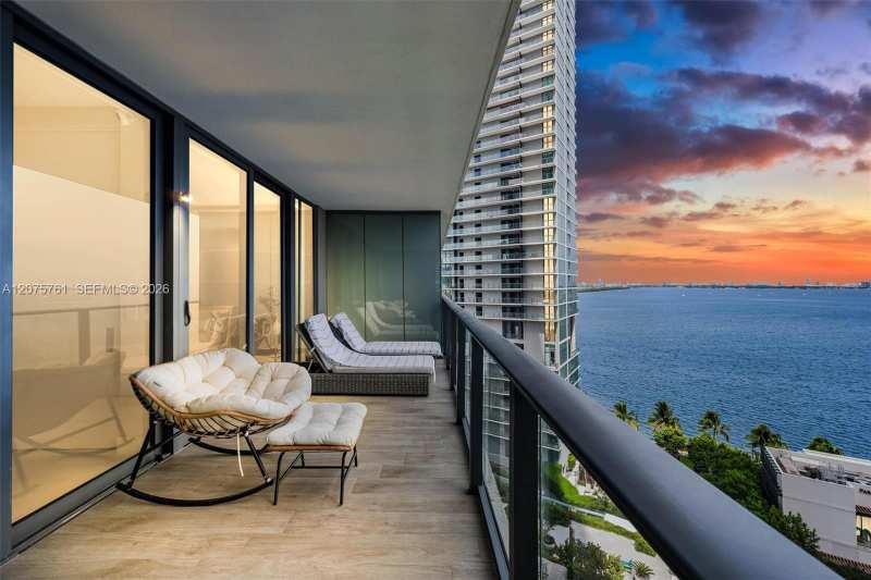 650 NE 32nd St # 1203, Miami FL 33137