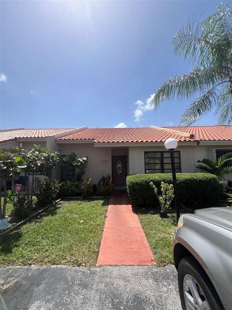 6028 SW 147th Pl, Miami FL 33193