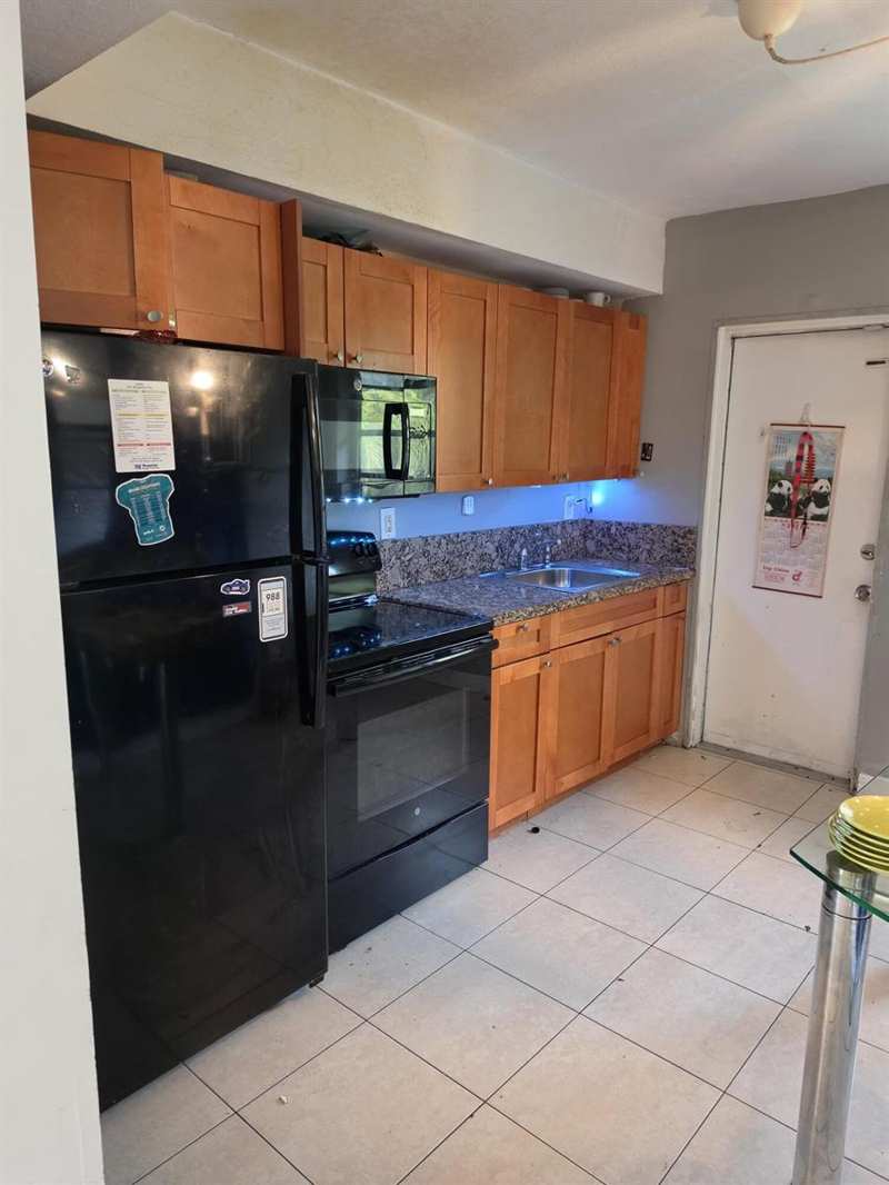 5926 TAFT Street, Hollywood FL 33021