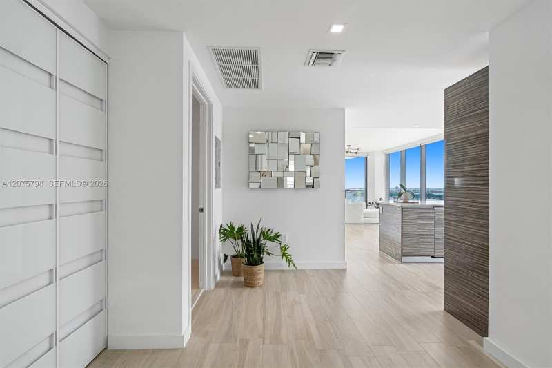 460 NE 28th St # 3508, Miami FL 33137