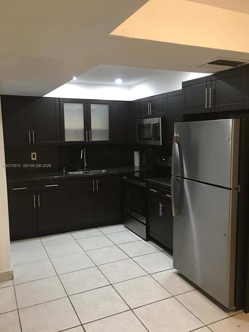 669 W 80th St # 0, Hialeah FL 33014