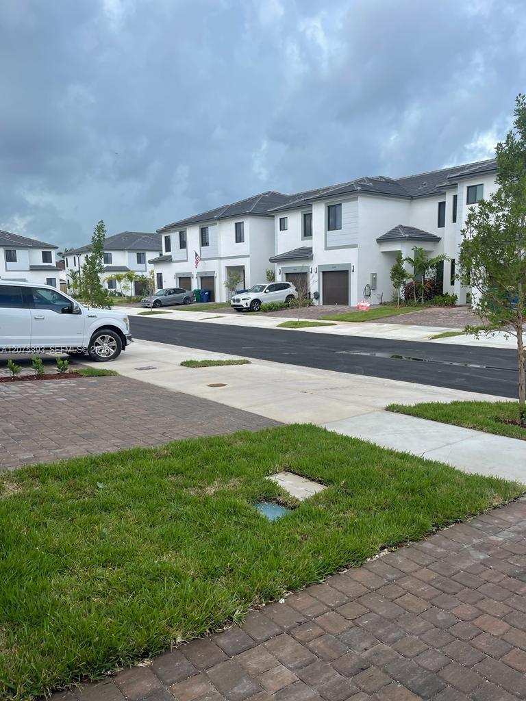 13641 SW 157th Pl # 13641, Miami FL 33196