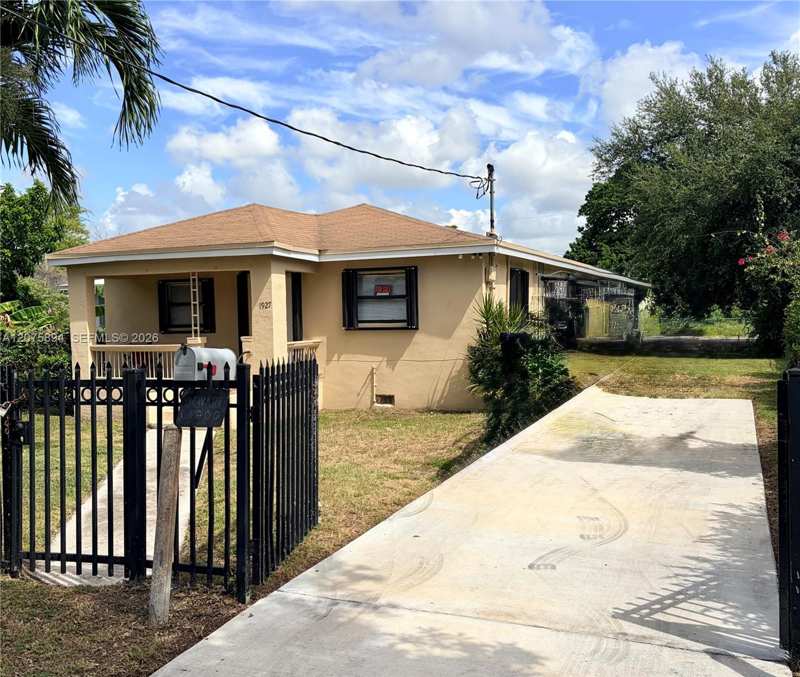 1927 NW 64th St, Miami FL 33147