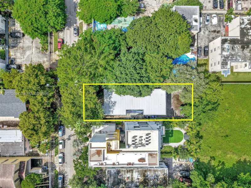 641 NW 2nd St, Miami FL 33128