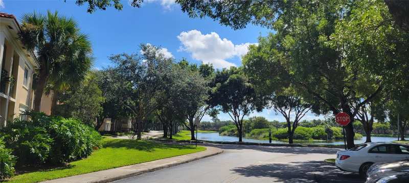 2496 CENTERGATE Drive # 203, Miramar FL 33025