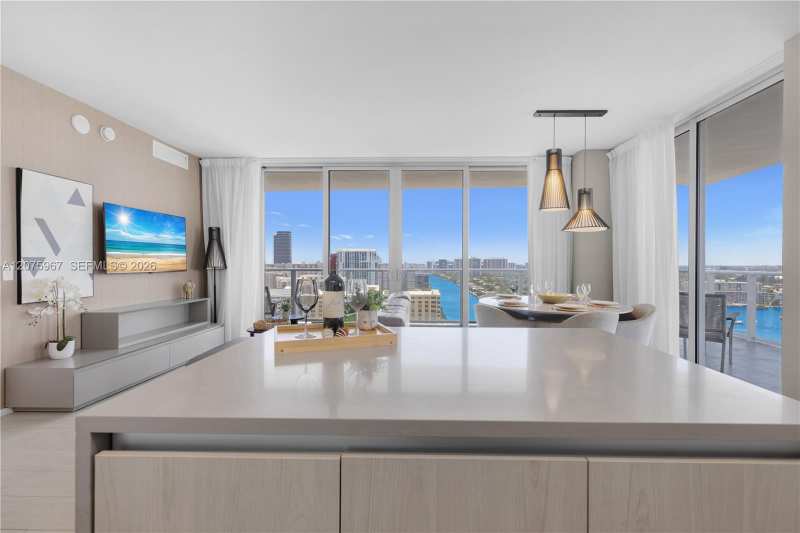 4010 S Ocean Dr # R2008, Hollywood FL 33019