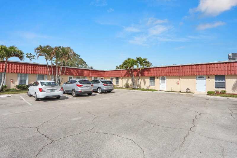 615 Laconia Circle, FL 33467