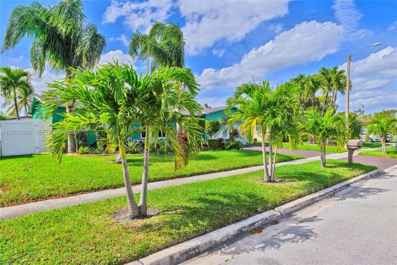 257 NW 79th Ave, Margate FL 33063