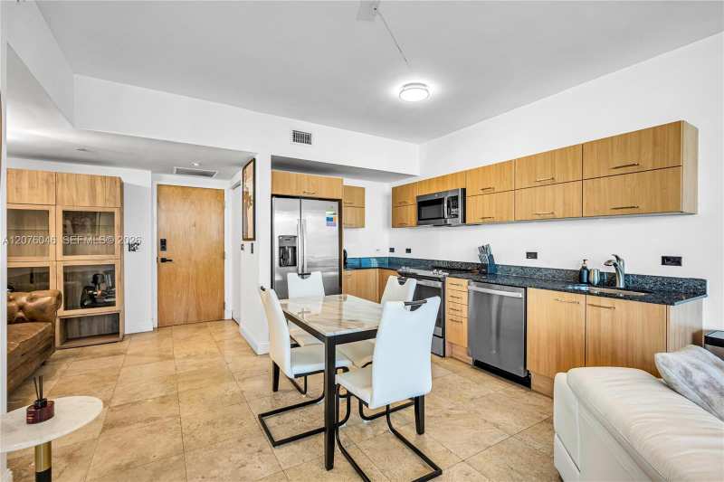 350 S Miami Ave # 2009, Miami FL 33130