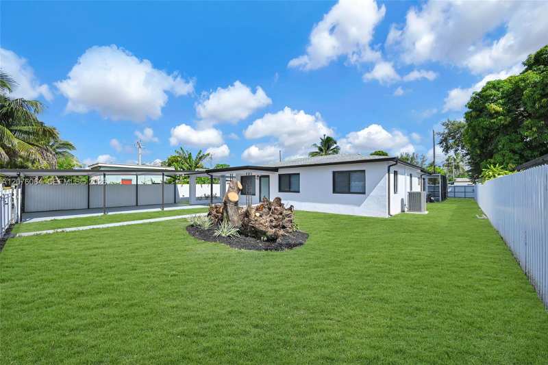721 Atlantic Ave, Opa-Locka FL 33054