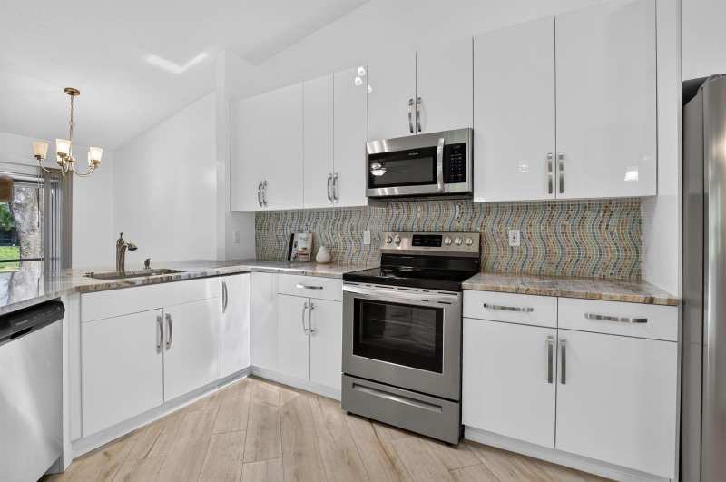 1971 Discovery Circle E, Deerfield Beach FL 33442