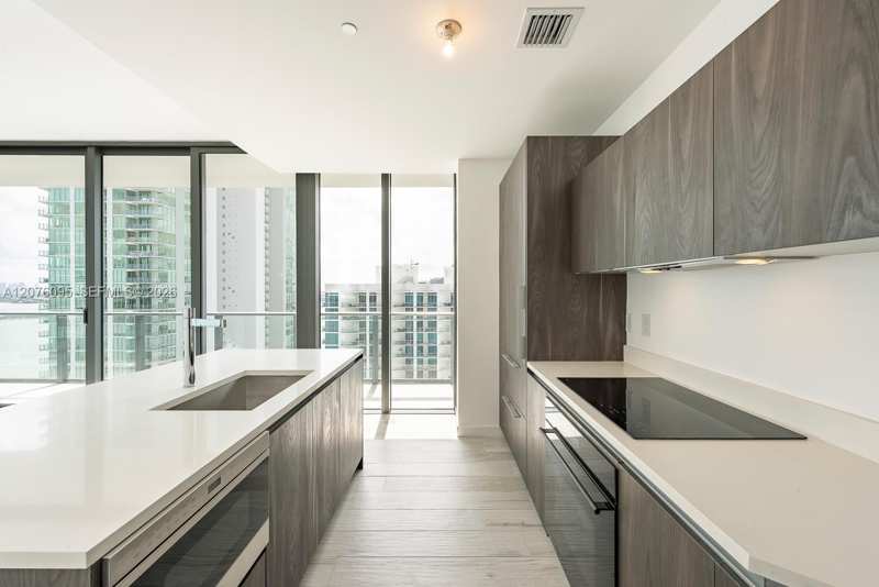 480 NE 31st St # 2101, Miami FL 33137