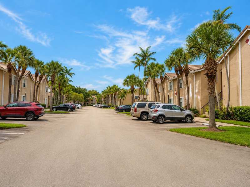 9641 RIVERSIDE # F5, Coral Springs FL 33071