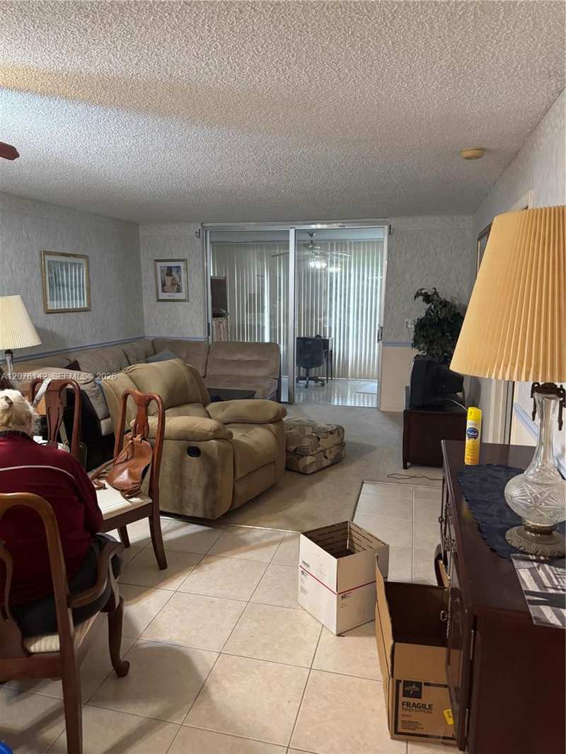 7640 NW 18th St # 104, Margate FL 33063