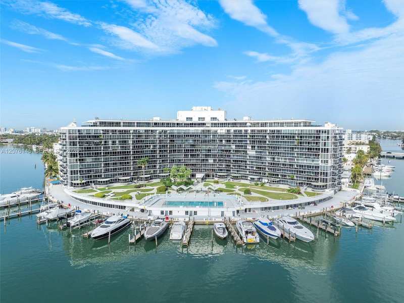 900 SW Bay Dr, Miami Beach FL 33141