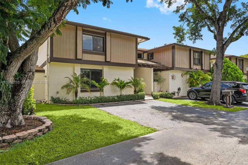 6711 SW 129th Ct, Miami FL 33183
