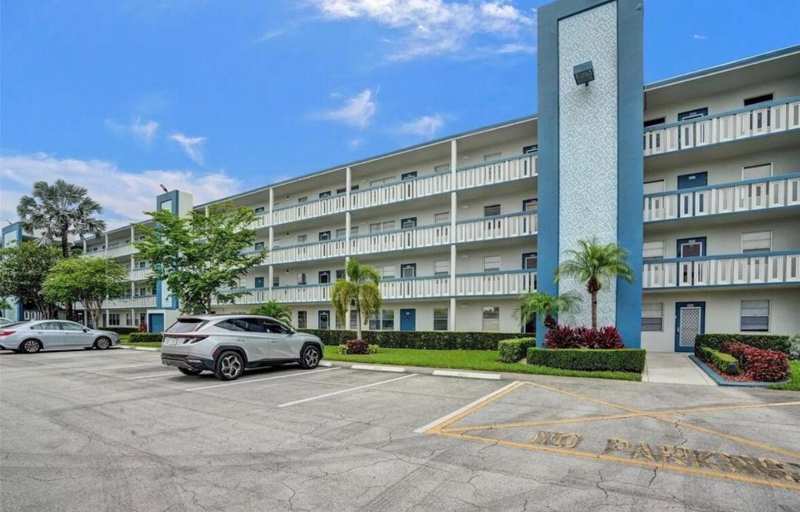3004 Lincoln A, Boca Raton FL 33434