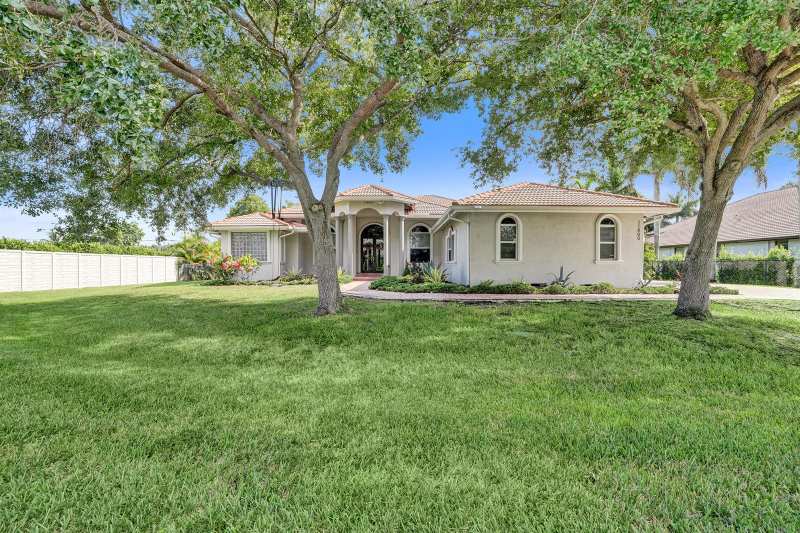 11800 NW 17TH Place, Plantation FL 33323