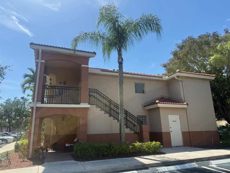 3505 Briar Bay Boulevard Apt 206, West Palm Beach FL 33411