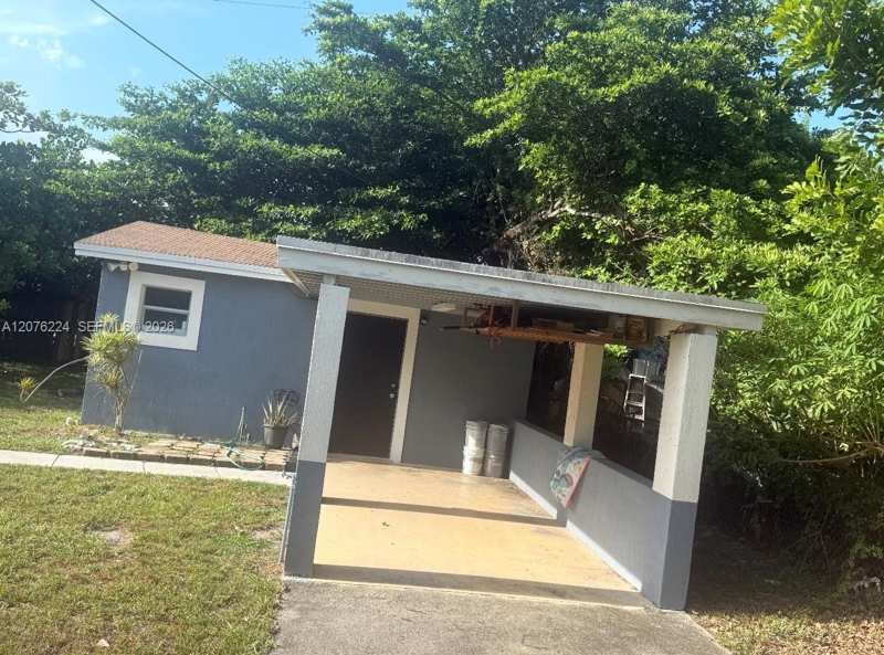 607 NW 42nd St, Oakland Park FL 33309