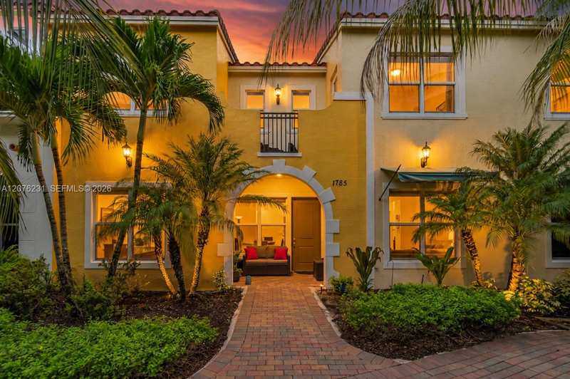 1785 NW 124th Pl, Pembroke Pines FL 33028