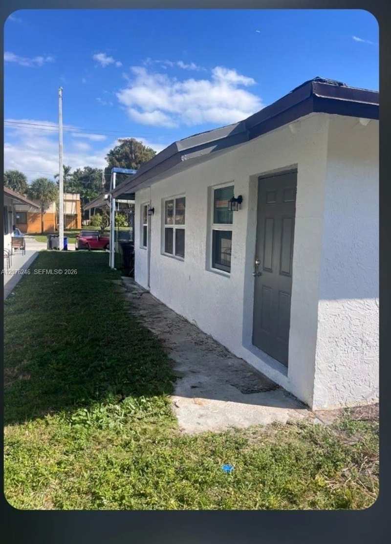 2500 Franklin Dr, Fort Lauderdale FL 33311