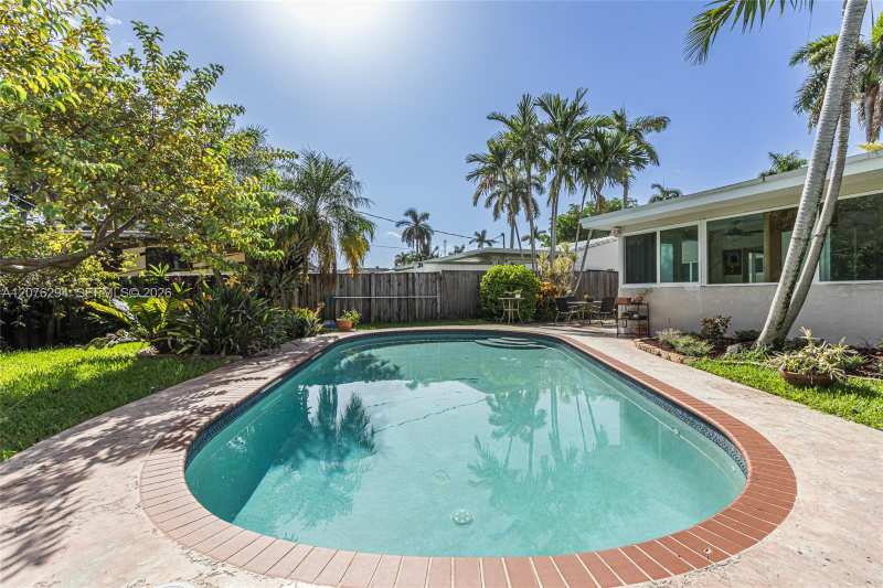 1523 Liberty St, Hollywood FL 33020
