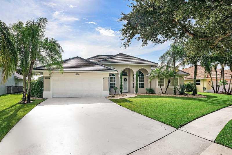 198 Cypress Trace, Royal Palm Beach FL 33411