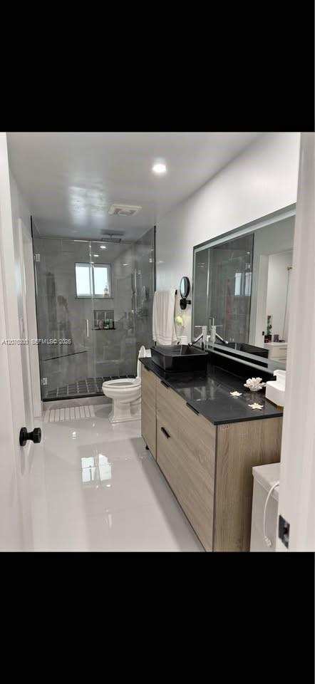 350 W 16th St, Hialeah FL 33010