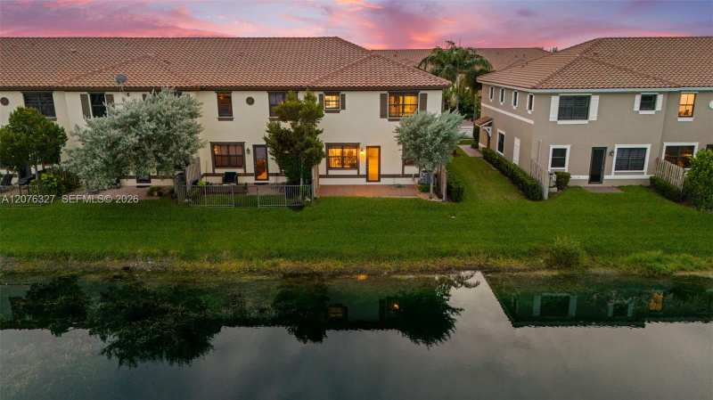 8442 Lake Majesty Ln, Parkland FL 33076