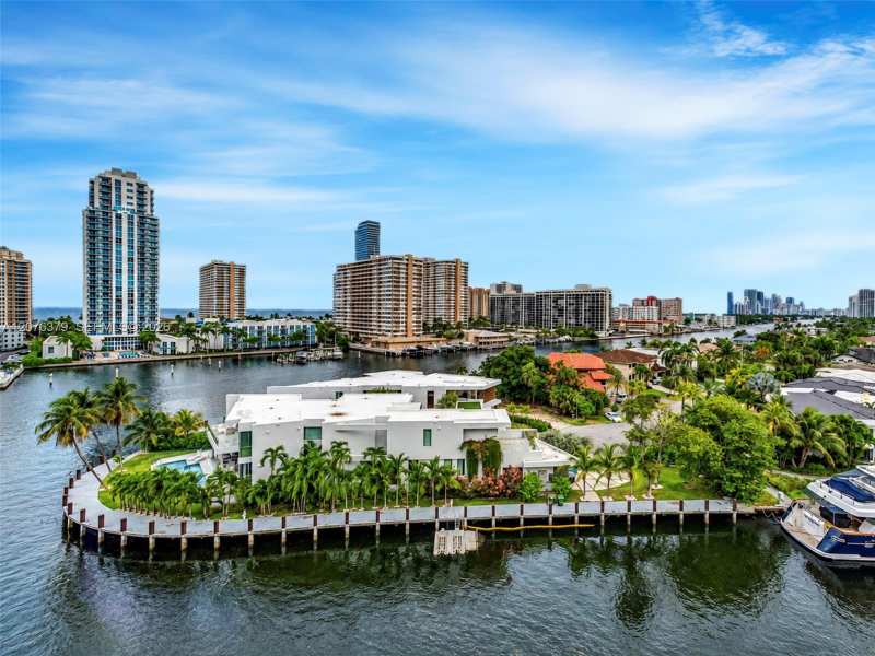 137 Golden Isles Dr # 804, Hallandale Beach FL 33009