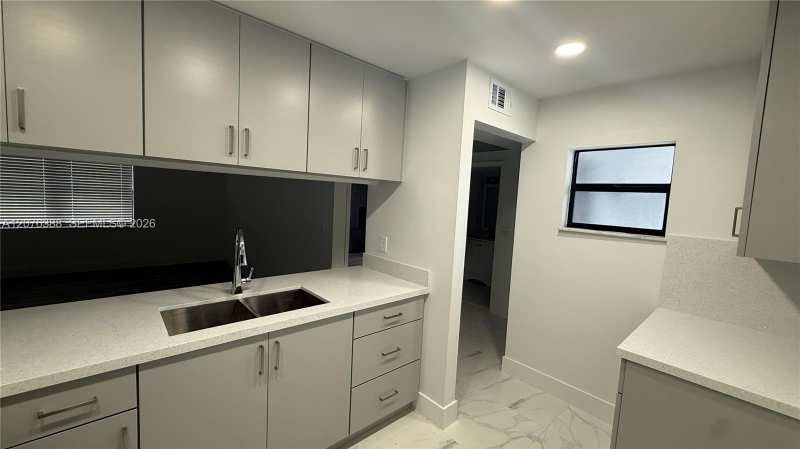 2750 W 63rd Pl # 24, Hialeah FL 33016